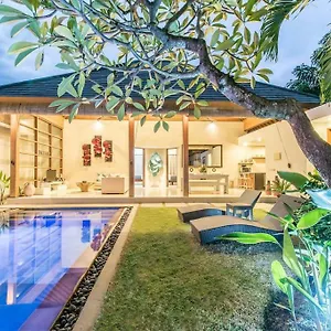 Manis, Luxury 3 Bedroom Heart Of * Seminyak (Bali)