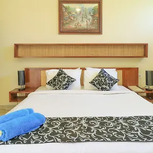 Ocho Bali Surf Camp Hotel 3*