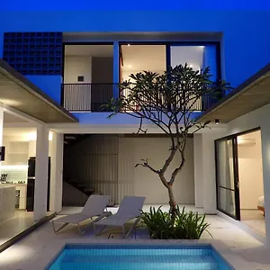 Hujan Villa *