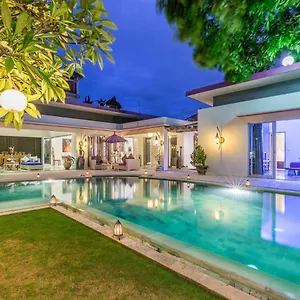 Villa Purple Legian (Bali)