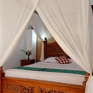 Karang Sari & Warung 姆杜克