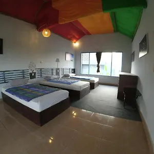 Local Hostel Amed (Bali)