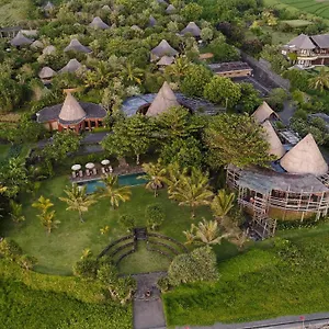 Resort Wakagangga 5*