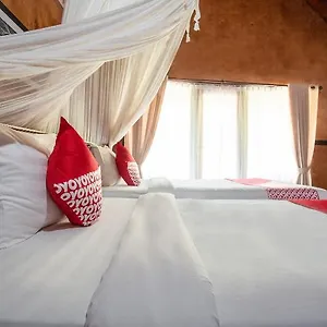 Oyo 1198 Kulkul Bungalow 2*