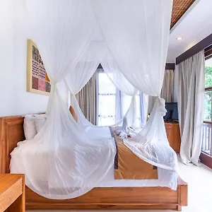 Indira Hotel 3*