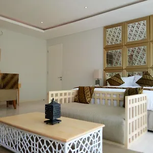 Villa Nayla Boutique
