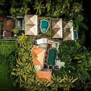 The Pari Sudha Hotel 3*