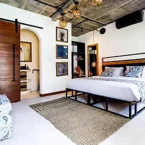 Body Factory Bali فندق تْشانغو