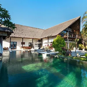 Tri Murti Lovina (Bali)