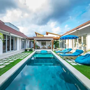 Palm Putri - Tropical Haven *