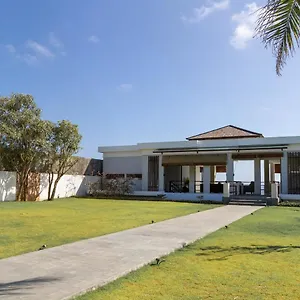 (1000 M²), Pokoje: 5, Vlastní Koupelny: 5, Destinace: Uluwatu