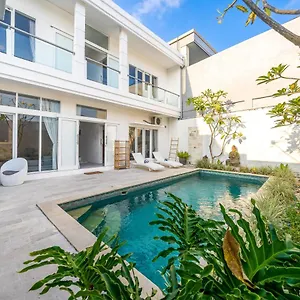 Willa Bright Modern 3br In Canggu