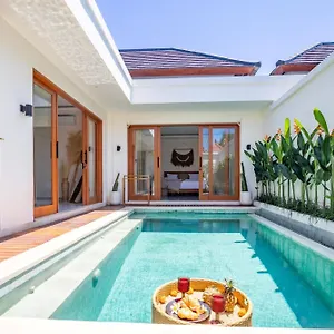 Brand New - Location Near Center And Beach! Villa