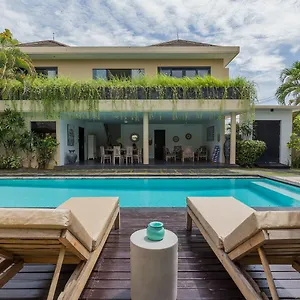 Beautiful Huge 4 Bedrooms In * Canggu (Bali)