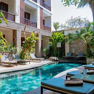 Akana Boutique