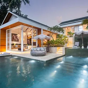 Villa Extravagant In The Jungle Of Ubud (Bali)