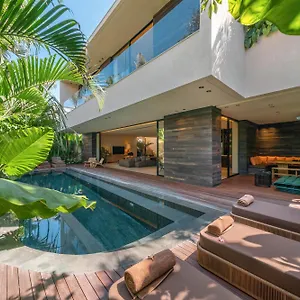 Villa Fiji - Stylish 4br Next To The *