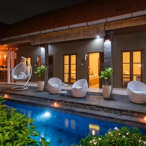 Luxurioese Poolvilla In Perfekt Fuer Entspannung Und Tropenflair Villa