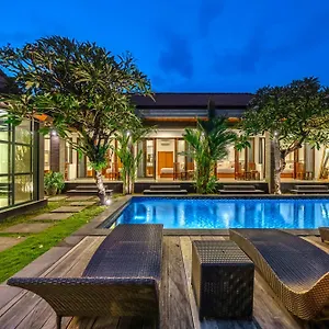Aruna Batu Bolong Beauty 5 Bed Air/con Living