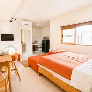 Guest house Red F Canggu (Bali)