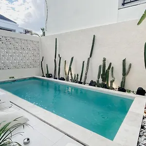 Escotel Tempekan