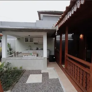 Adikara Tropical Garden Holiday home *