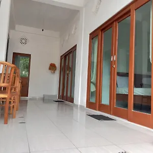 Komang Homestay *
