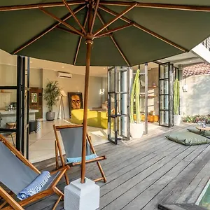 Large Designer 2 Bedroom With Pool In Holiday home