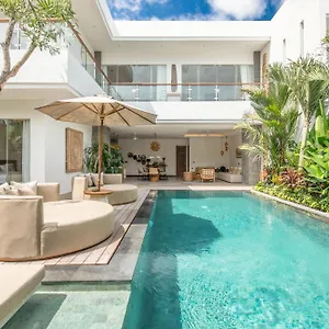 Coastal Elegance 4br Villa, 400m To Finns, Canggu (Bali)