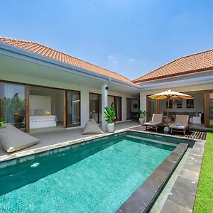 Twin Celestine And Pirus - 3br Beachside *