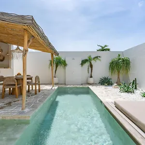 Villa Papaz At Nyanyi *