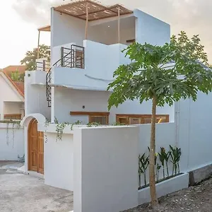 Casa Solera Brand New 2 Bedroom In Babakan