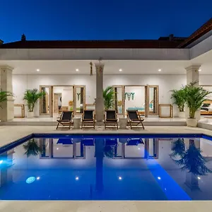 Semera - Luxury Brand New With A Spacious Pool In The Prime Location