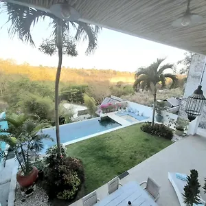 3 Bedroom Contemporary Mediterranean With Ocean Views *