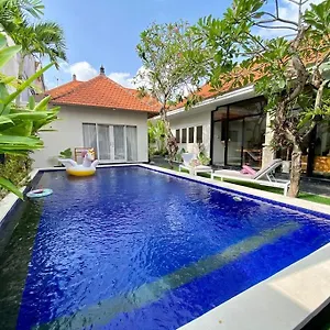 Tranquil Family Retreat In Umalas Kerobokan (Bali)