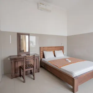 Rommeo Lovina Mitra Reddoorz Hotel Temukus