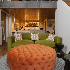 Sunset Hills Apartment *