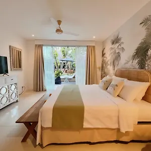 Saffira, - Pool, Garden, Rooftop - Walk To And Cafes!
