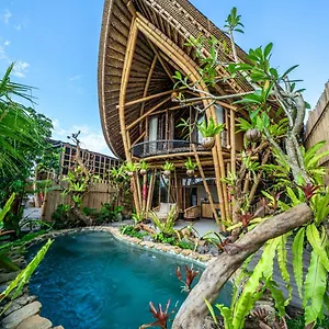 The Queen Bamboo Villa *