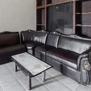 Hotel Oyo 93582 Liani Syariah 2*