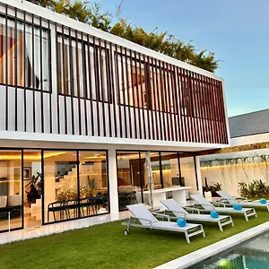 Kawis Villa *