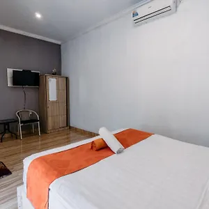 Guest house Umah Putih Batununggul