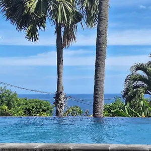 Guest house Frangipani & Restaurant Seraya