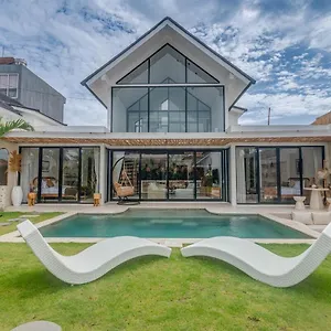 Villa Loft Style 4-br With Pool In Canggu (Bali)