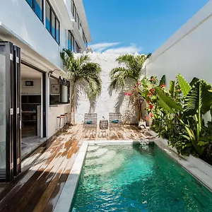 Guest house The Sol Haus Canggu, Near Berawa *