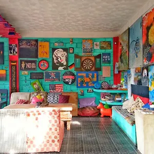 Rumah Warna Гостевой дом