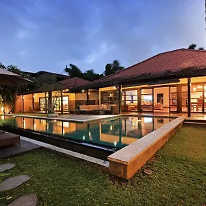 Villa Acacias *