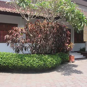 Graha Pertiwi 酒店 科洛布坎