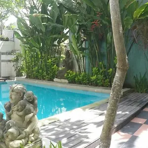 Hostel Kuta *