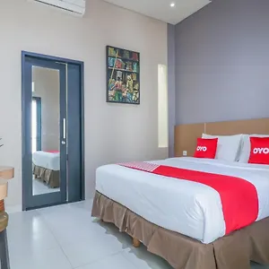 Oyo 2035 Arabella Bali Hotel